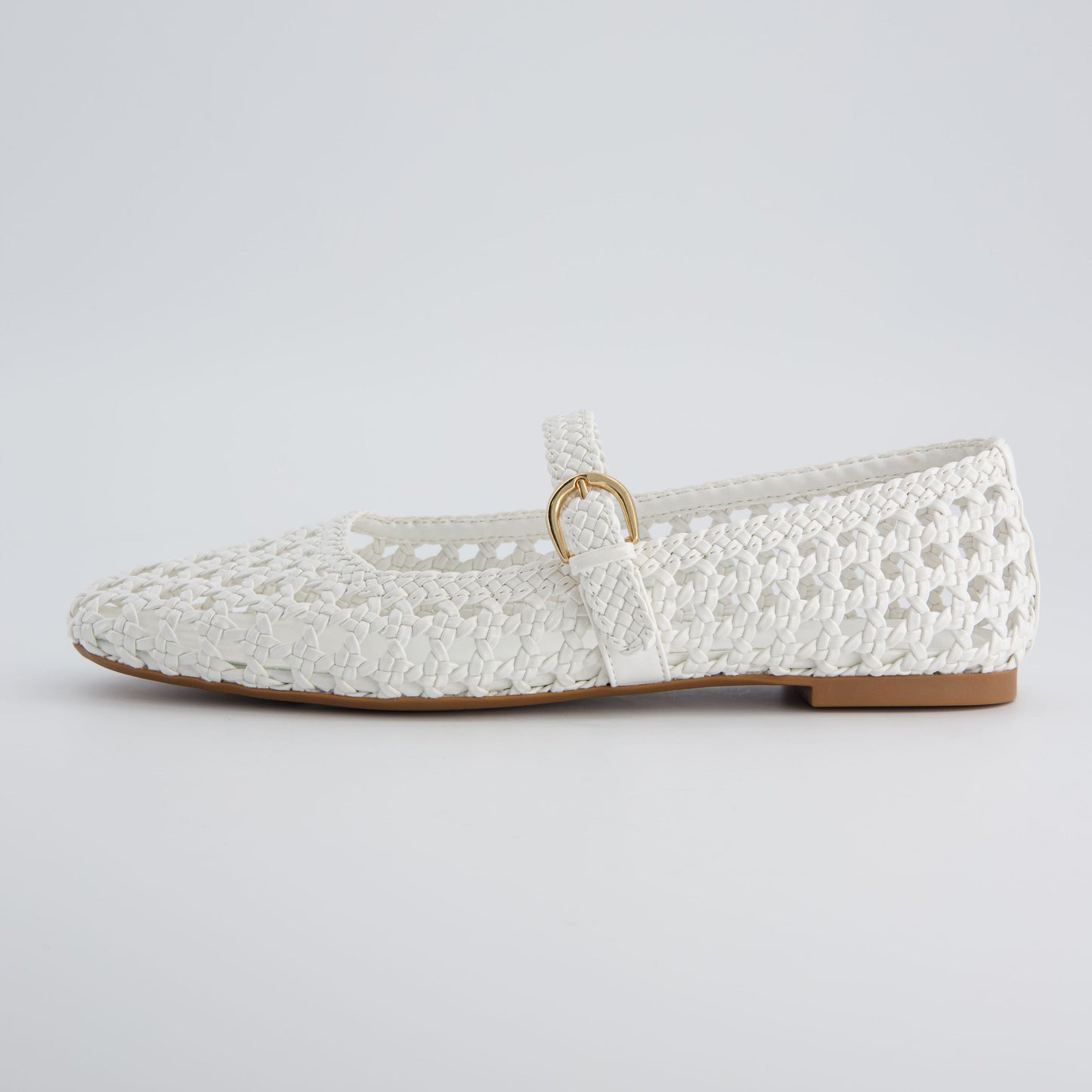 White,6,Medium