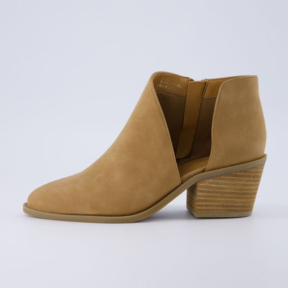Tan,6,Medium
