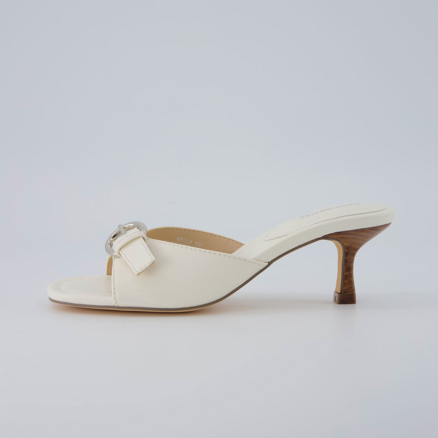 White,6,Medium