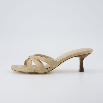 Ivory Microsuede,6,Medium