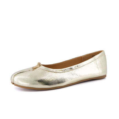 Cushionaire Maki Split-toe Flats