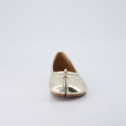Cushionaire Maki Split-toe Flats