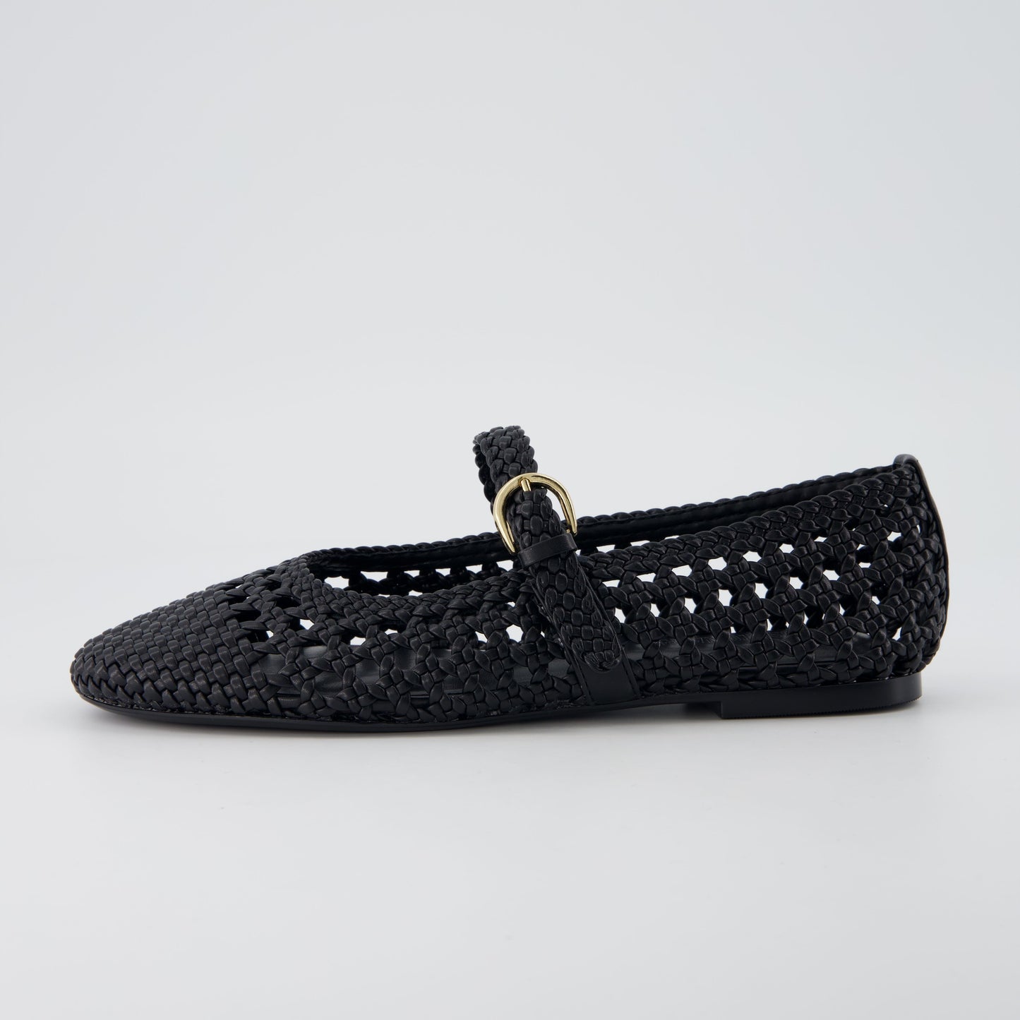 Black,6,Medium
