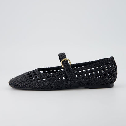 Black,6,Medium