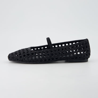 Black,6,Medium
