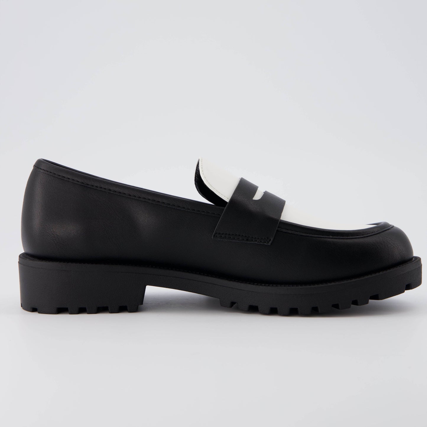 Cushionaire Reggio Contrast Slip On Loafer