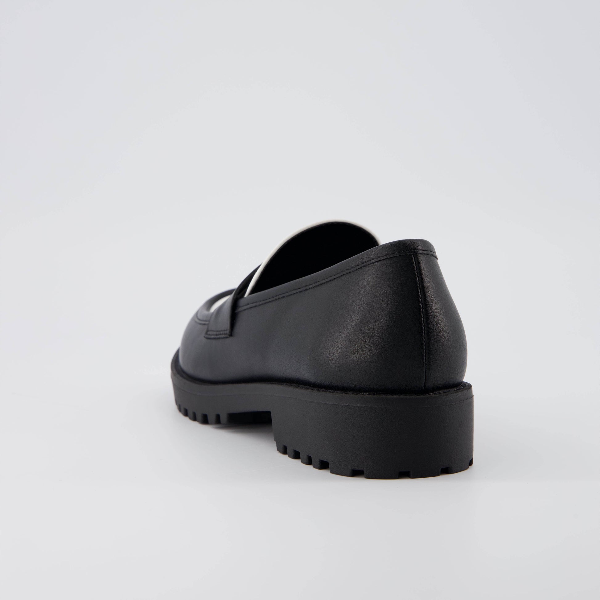 Cushionaire Reggio Contrast Slip On Loafer