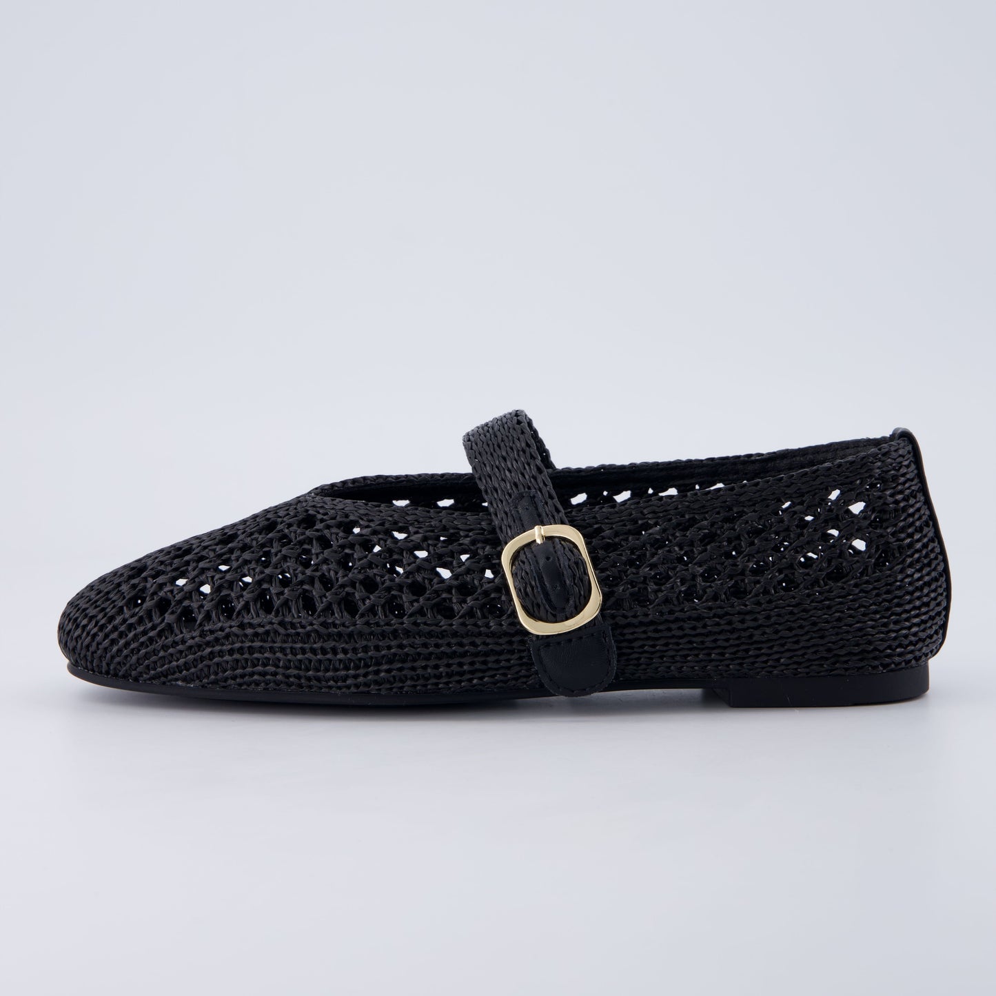 Black,6,Medium