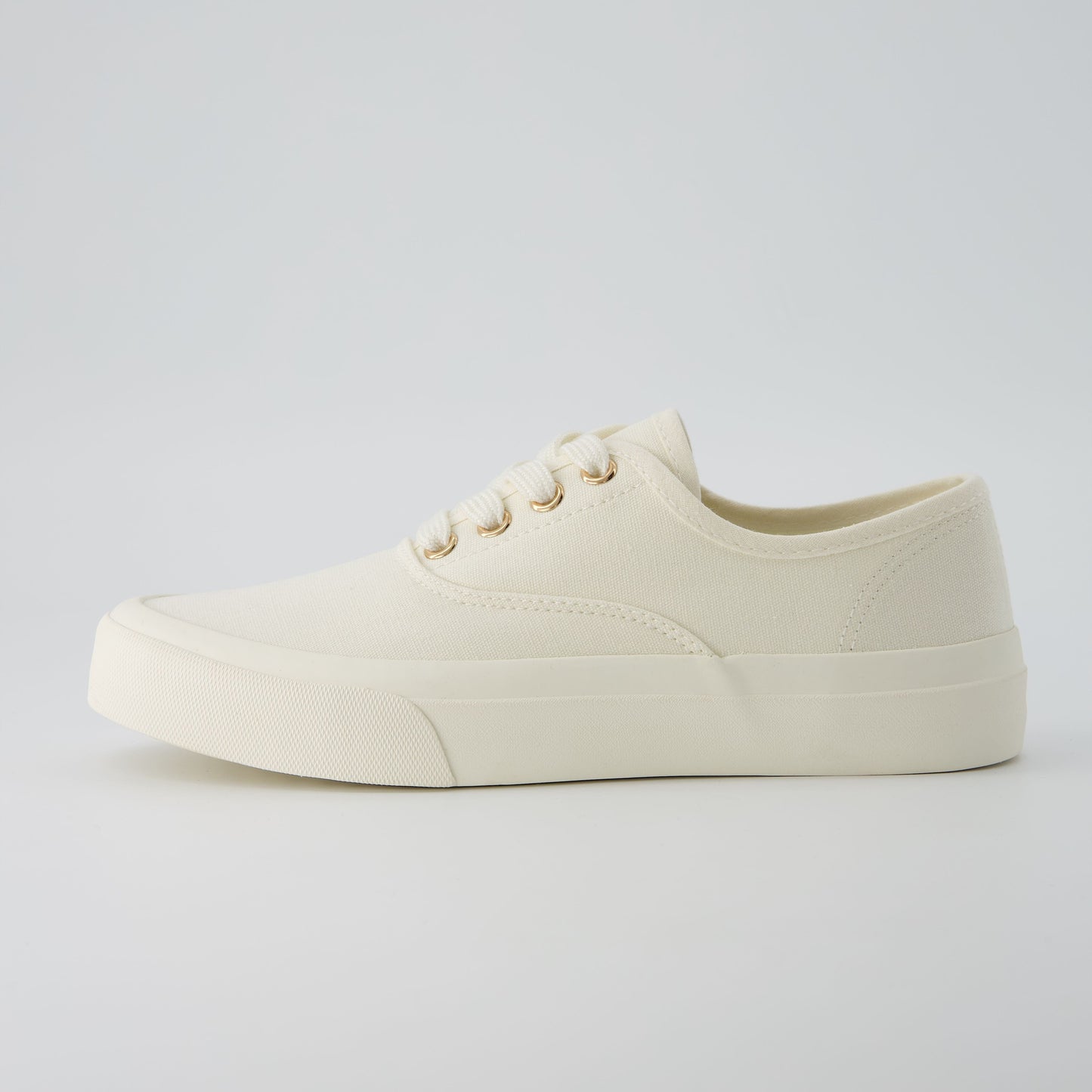 Cushionaire Freshman Canvas Lace-Up Sneaker