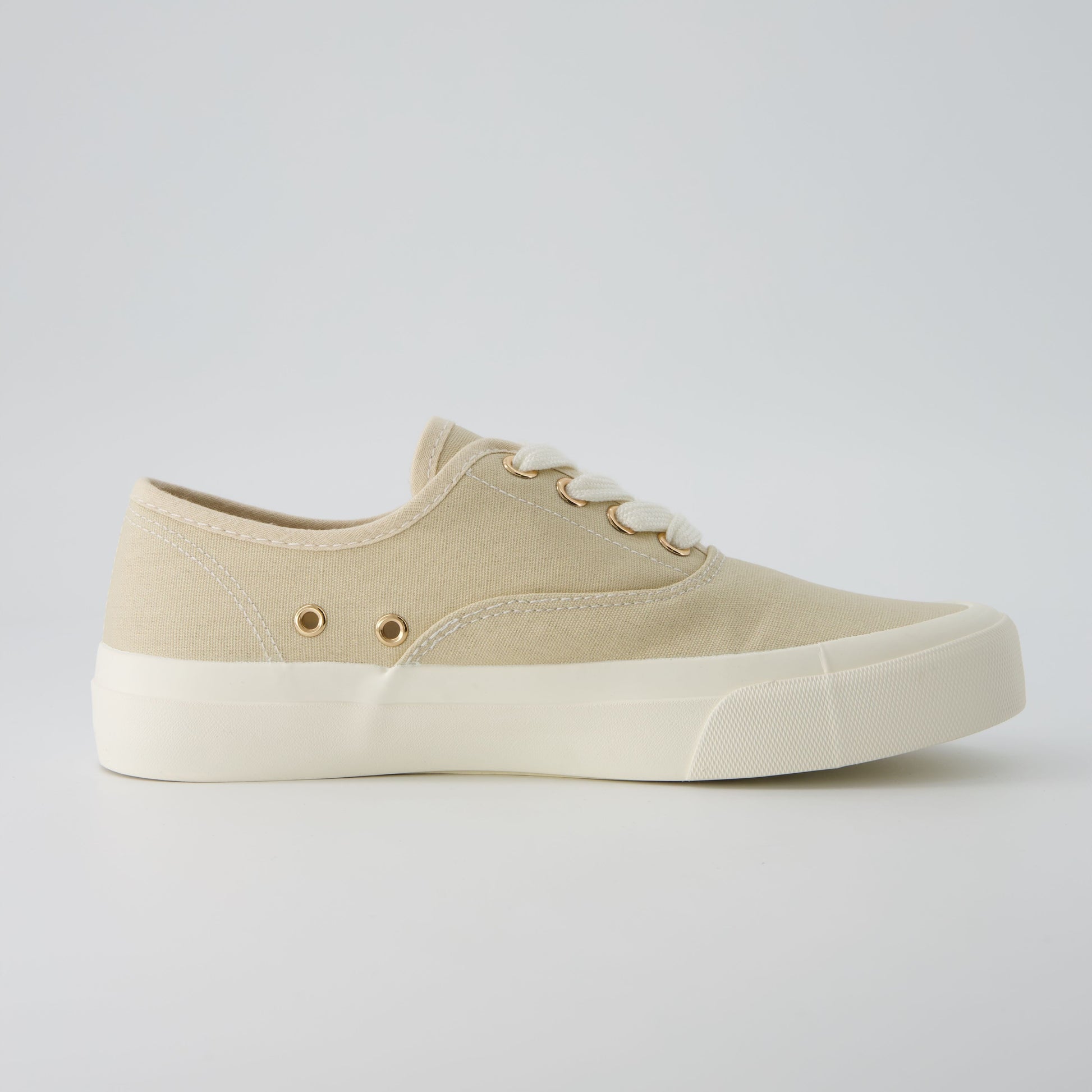 Cushionaire Freshman Canvas Lace-Up Sneaker
