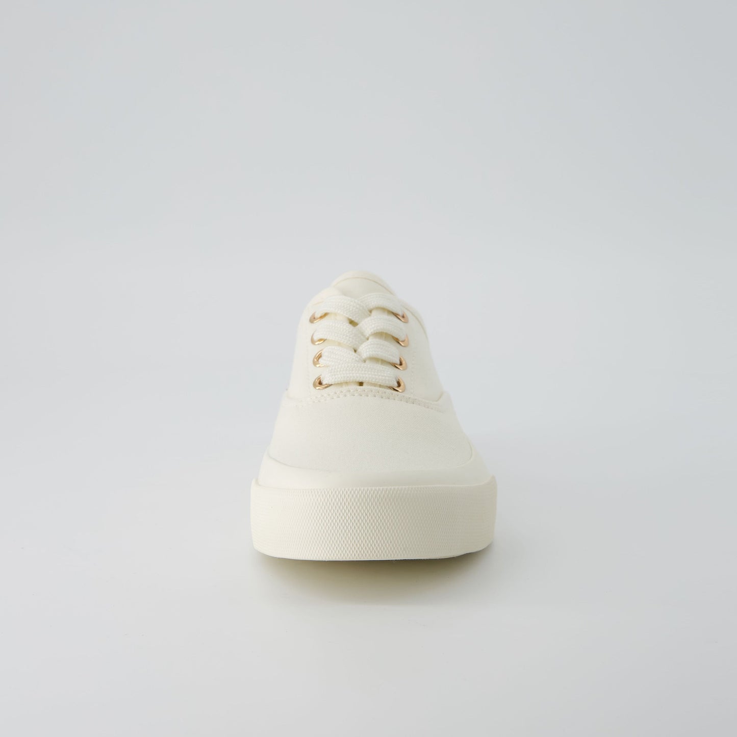 Cushionaire Freshman Canvas Lace-Up Sneaker