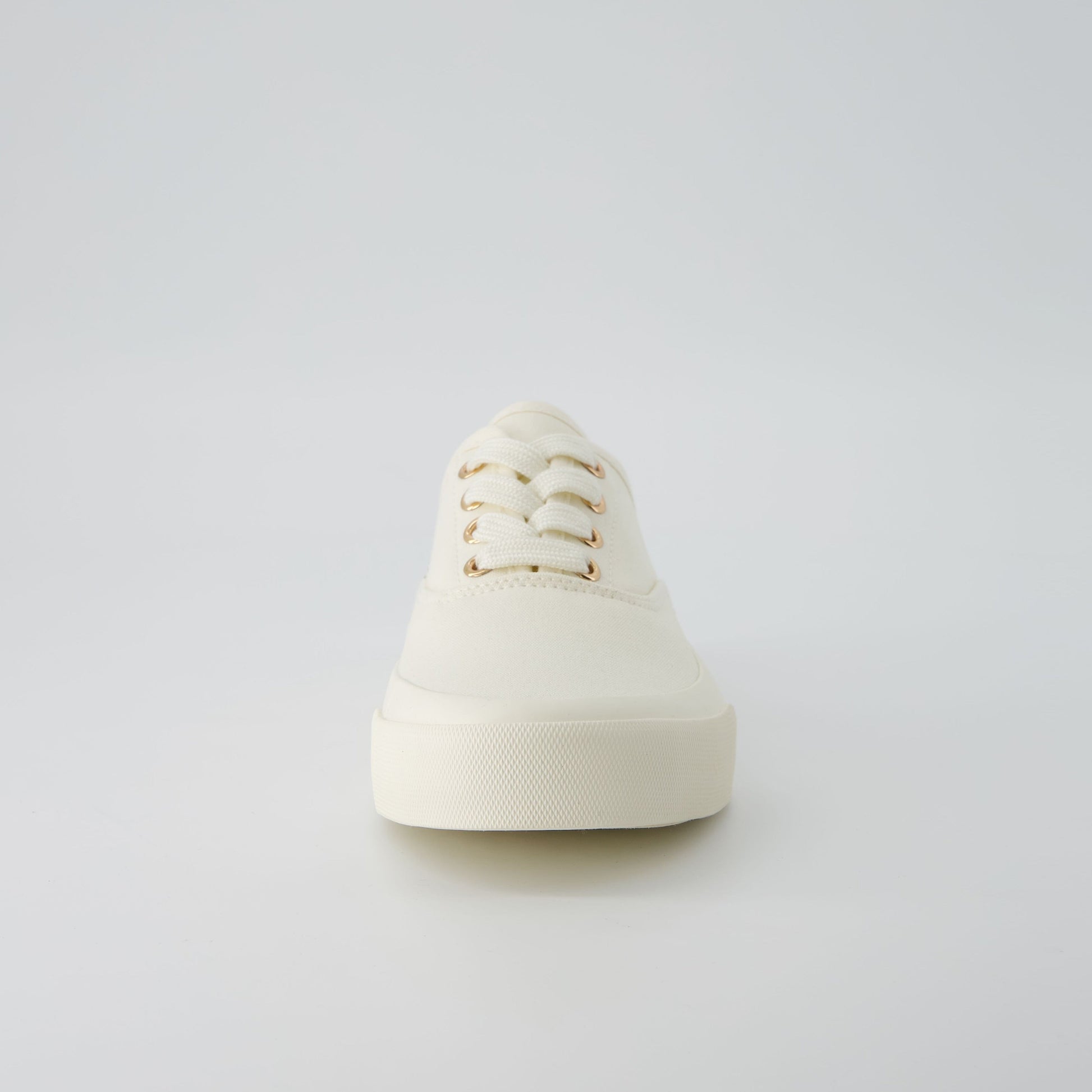 Cushionaire Freshman Canvas Lace-Up Sneaker