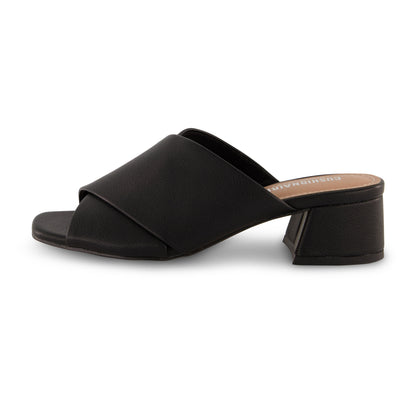 Cushionaire Garland Cross Band Dress Sandal